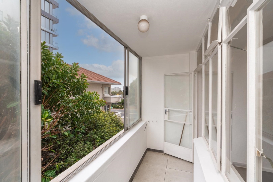 To Let 1 Bedroom Property for Rent in Green Point Western Cape